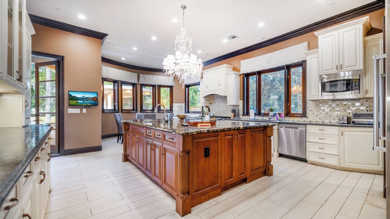 Photo of Kitchen in Tarzana