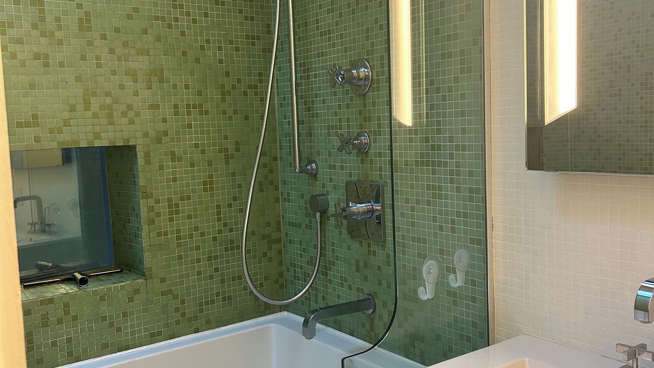 Photo of Bathroom in Upper Market