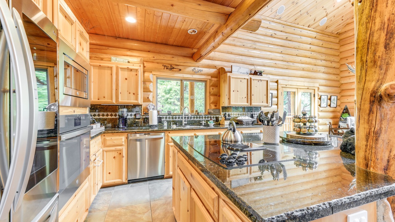 Photo of Kitchen in Shaver Lake