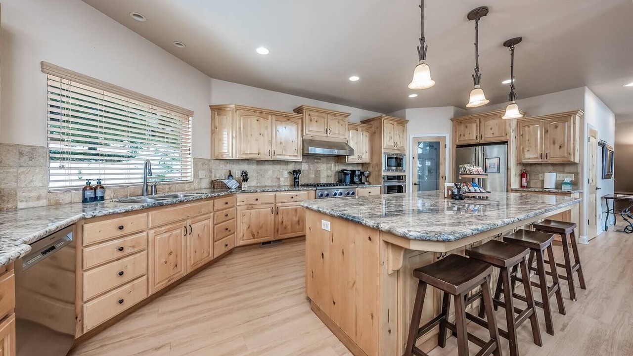 Photo of Kitchen in Shaver Lake