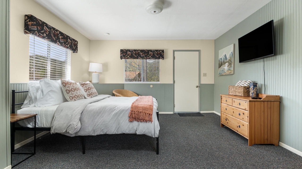 Photo of Bedroom in Three Rivers
