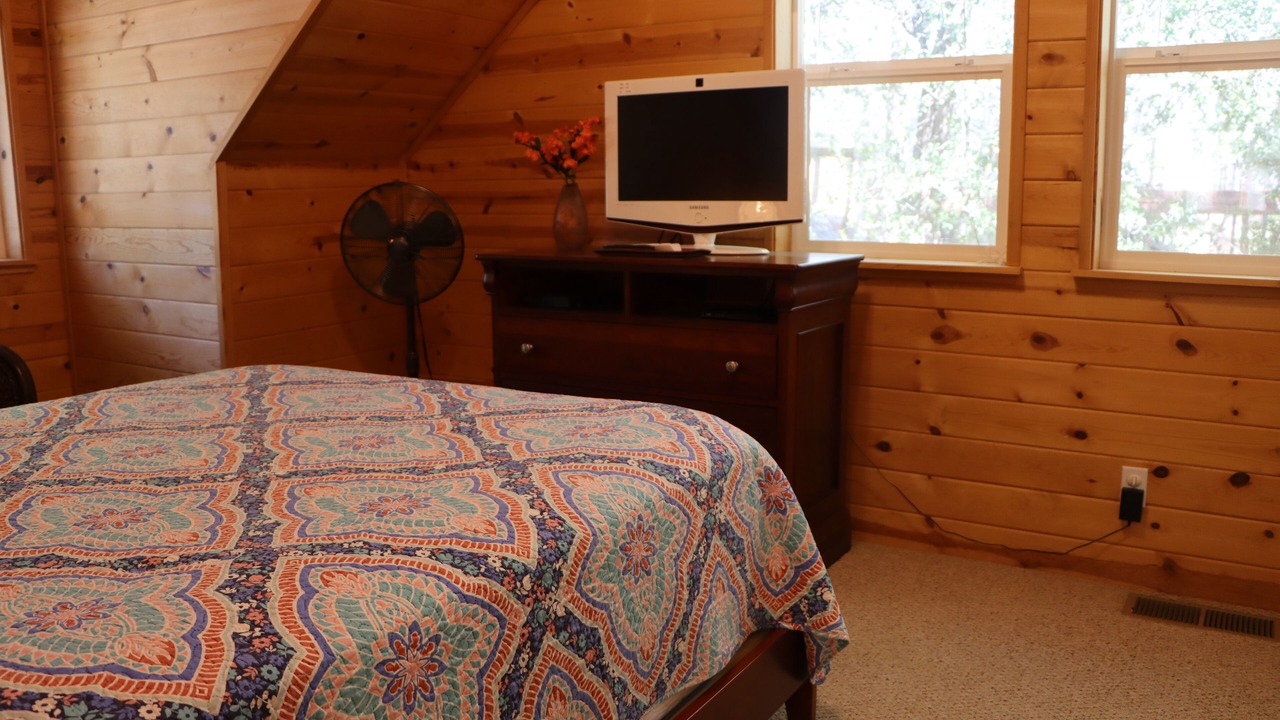 Photo of Bedroom in Groveland