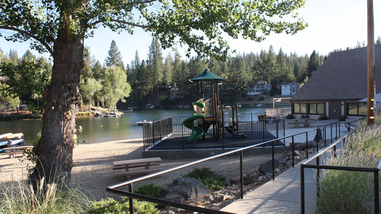 Photo of Outdoor in Groveland