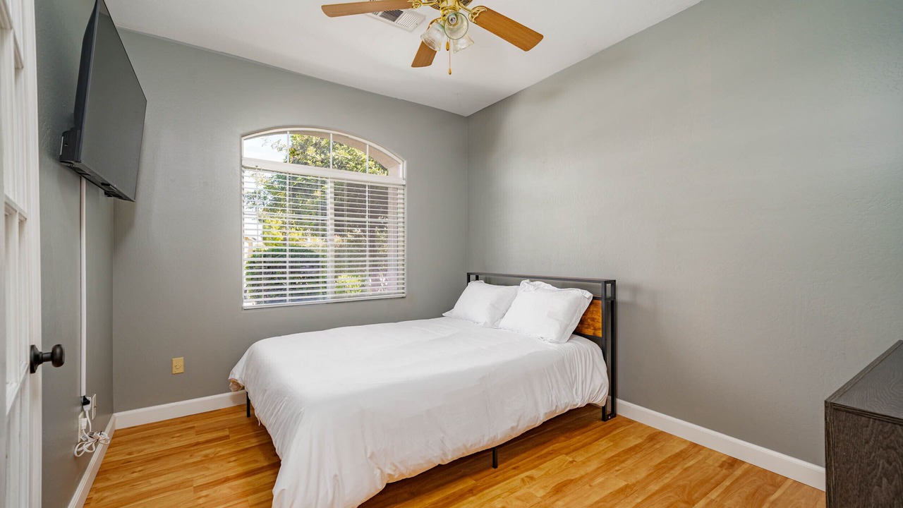 Photo of Bedroom in River Oaks