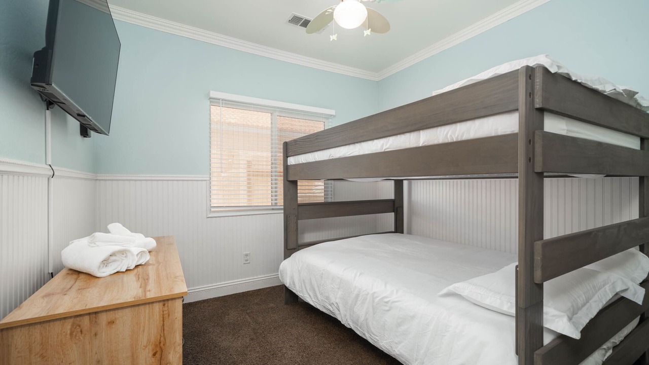 Photo of Bedroom in River Oaks