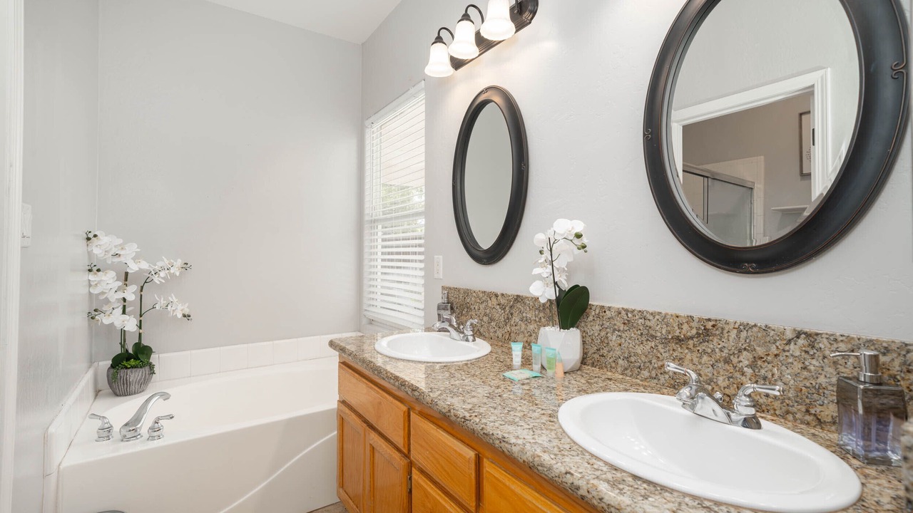 Photo of Bathroom in River Oaks