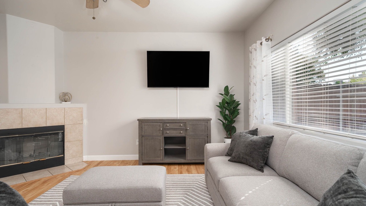 Photo of Livingroom in River Oaks