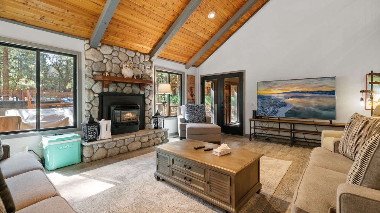 Photo of Livingroom in Evergreen Estates