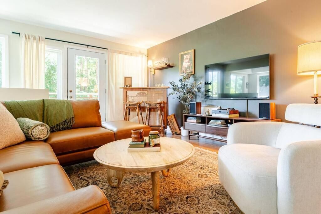 Photo of Livingroom in Felton