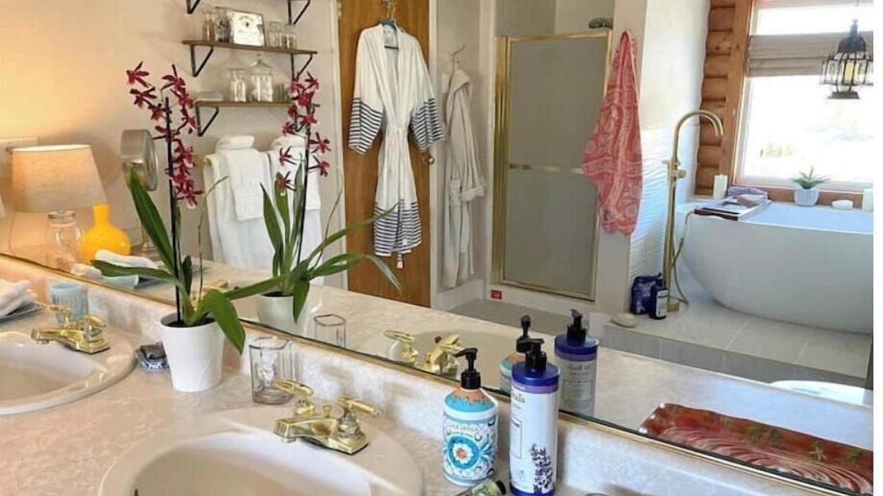 Photo of Bathroom in Yosemite Lakes