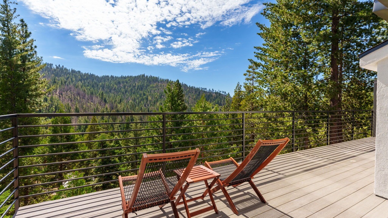 Photo of Patio Balcony in Yosemite West