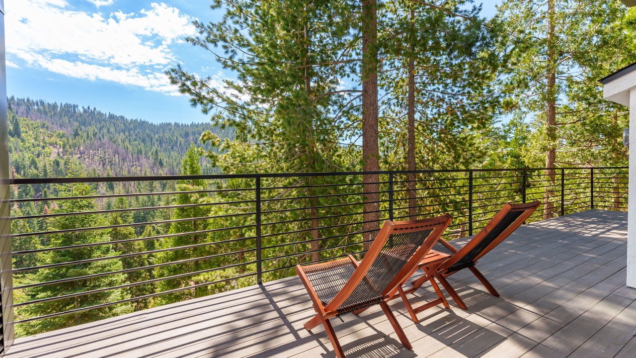 Photo of Patio Balcony in Yosemite West