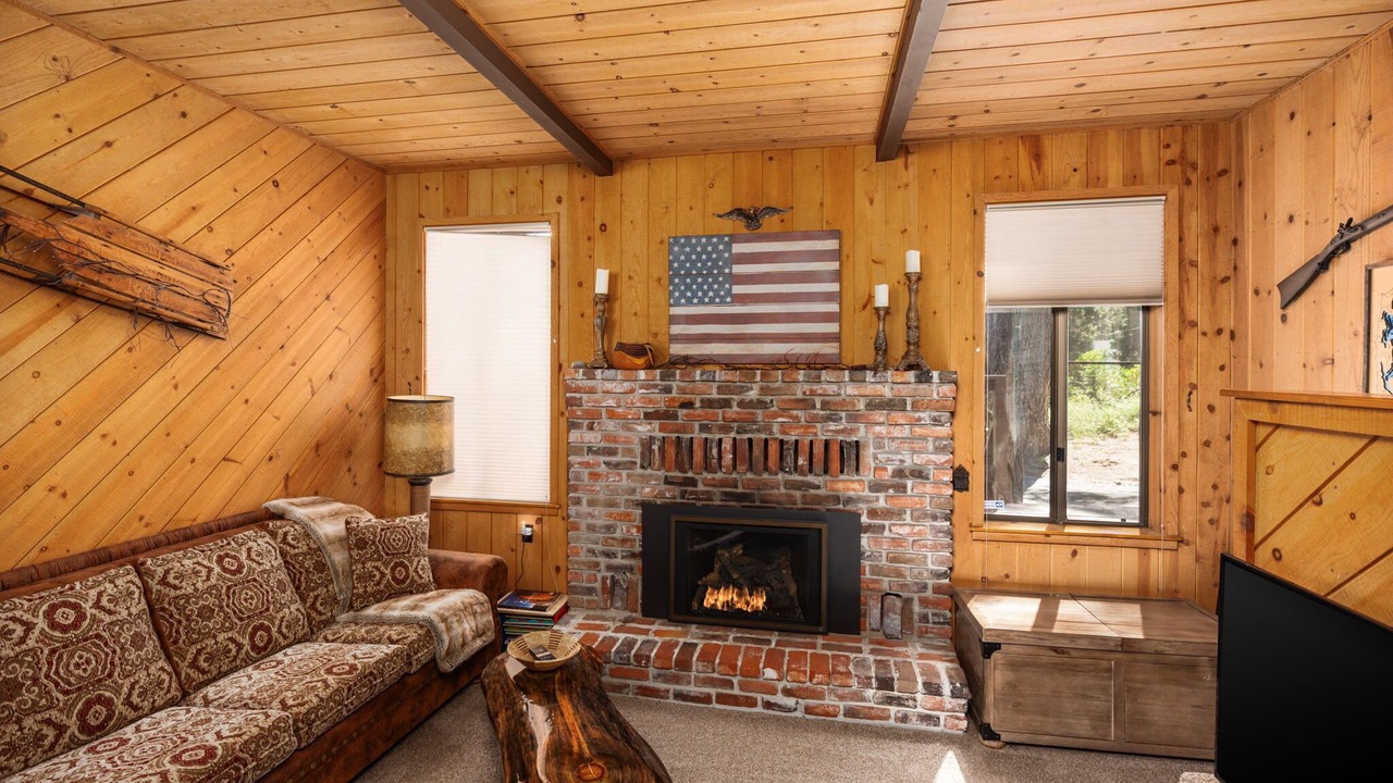 Photo of Livingroom in Sierra Cedars