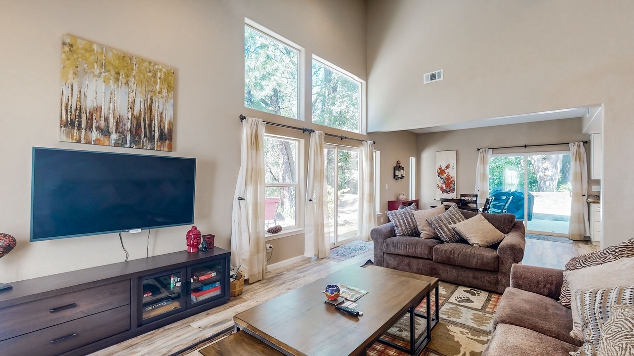 Photo of Livingroom in Bass Lake