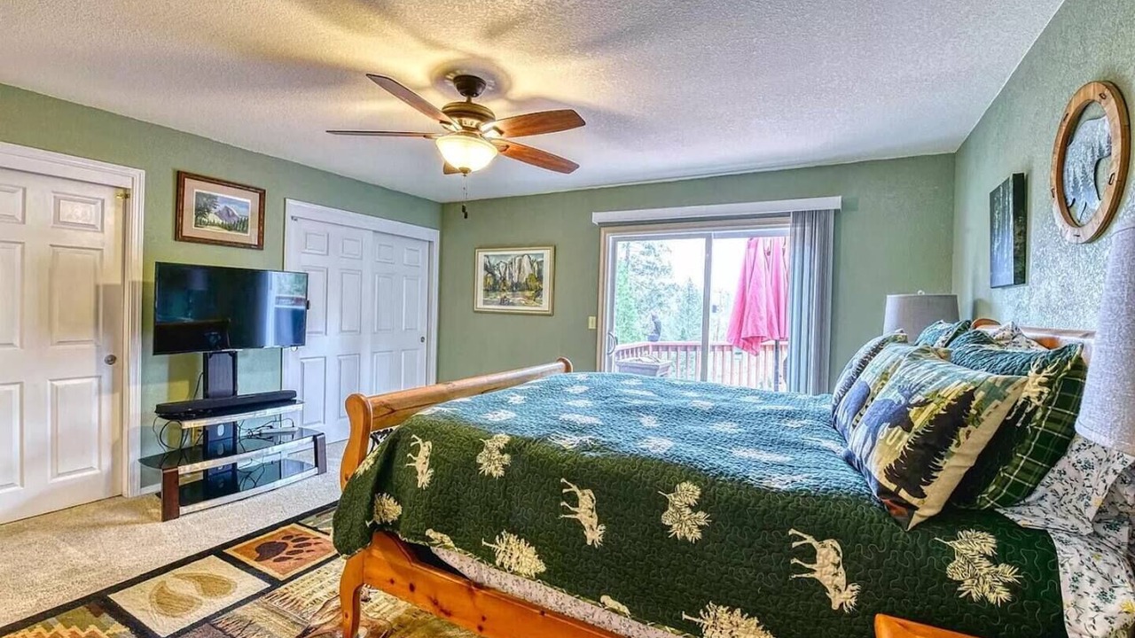 Photo of Bedroom in Groveland