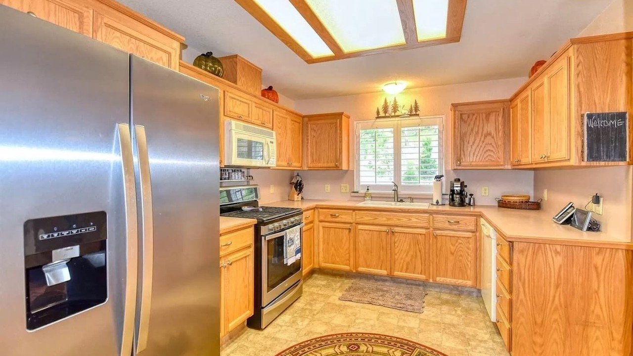 Photo of Kitchen in Groveland