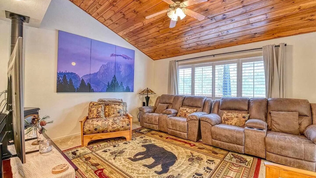 Photo of Livingroom in Groveland