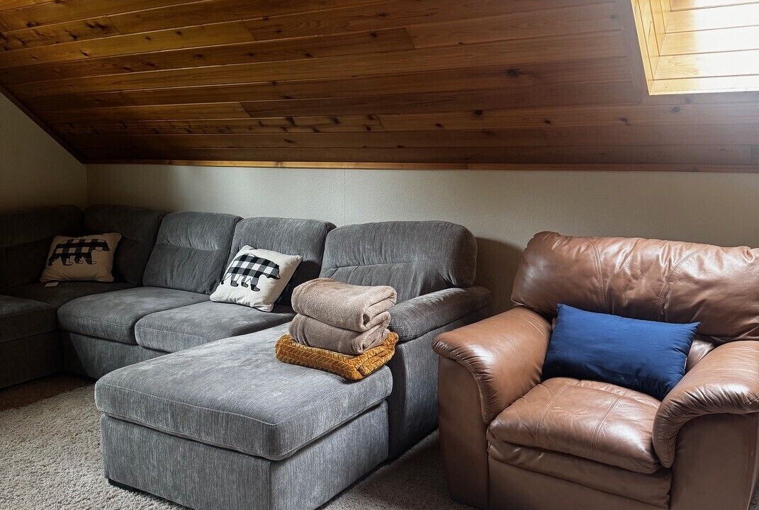 Photo of Livingroom in Shaver Lake