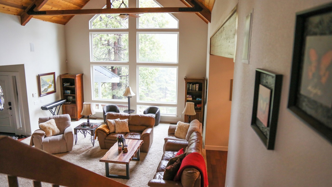 Photo of Livingroom in Shaver Lake