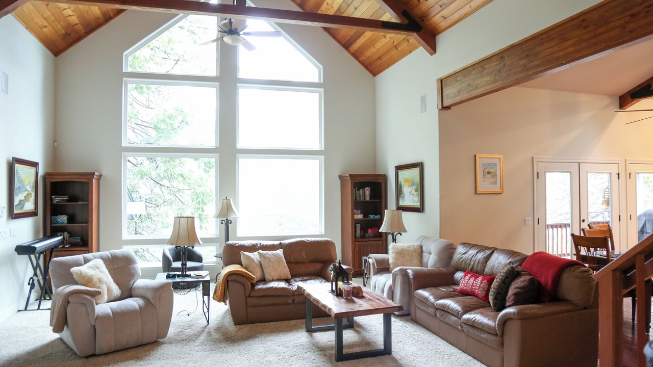 Photo of Livingroom in Shaver Lake