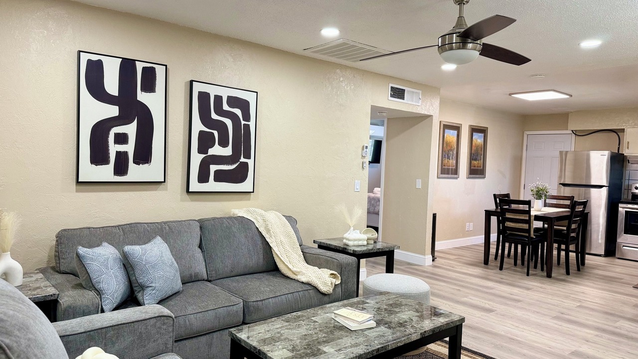 Photo of Livingroom in Hanford
