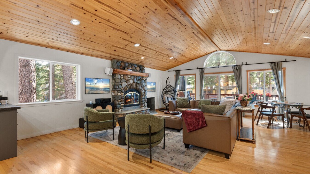 Photo of Livingroom in Tahoe Woods