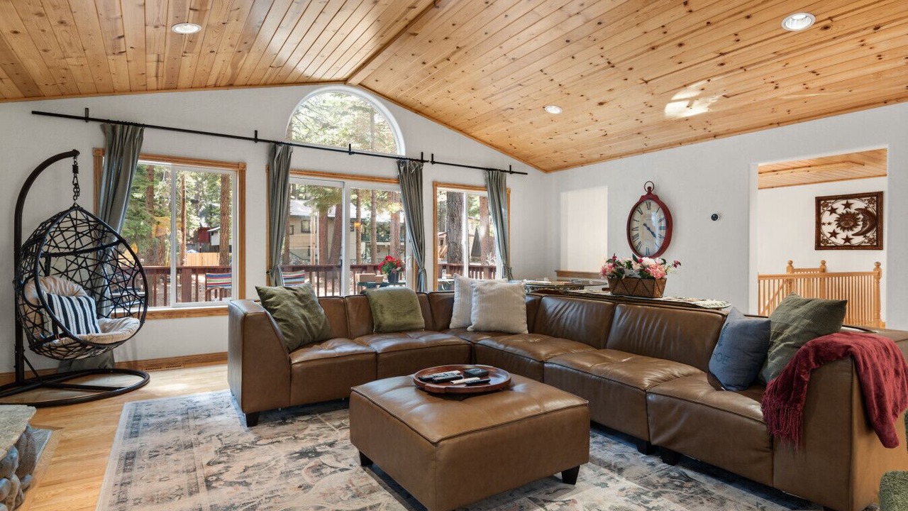 Photo of Livingroom in Tahoe Woods