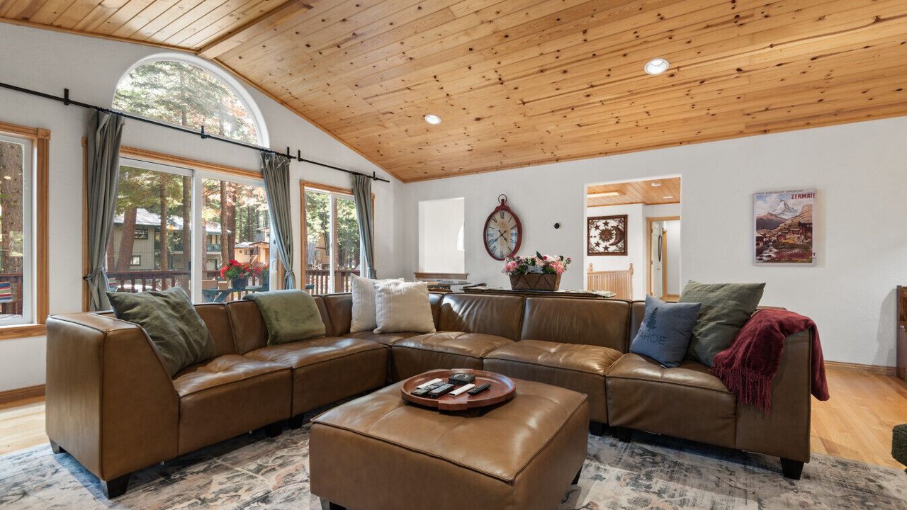 Photo of Livingroom in Tahoe Woods