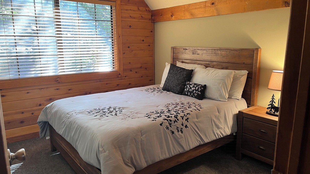 Photo of Bedroom in Pine Mountain Club