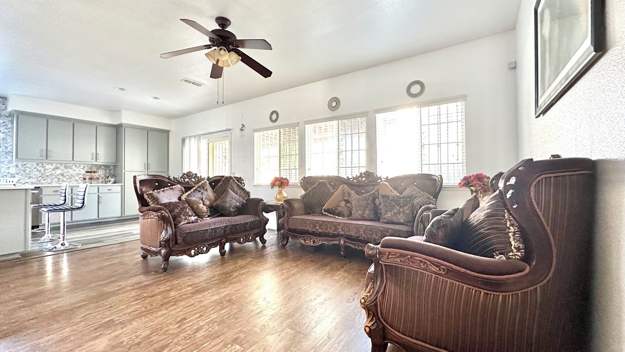 Photo of Livingroom in Valley Oak