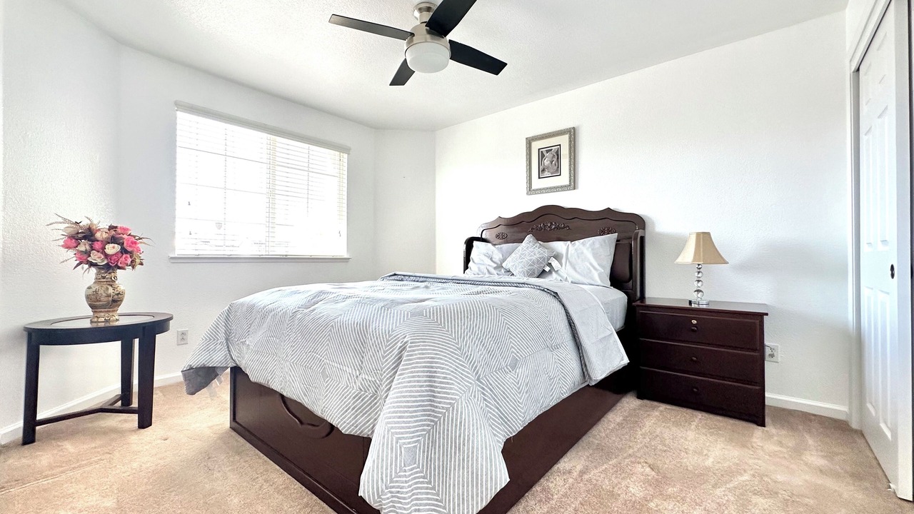 Photo of Bedroom in Valley Oak