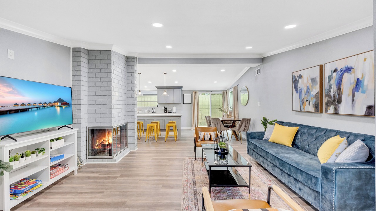 Photo of Livingroom in Sherwood Forest and Thistle Development