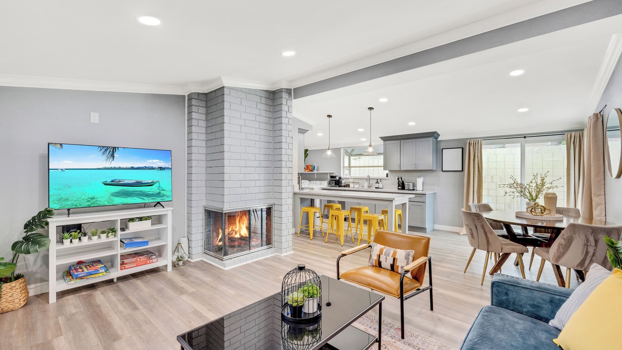 Photo of Livingroom in Sherwood Forest and Thistle Development