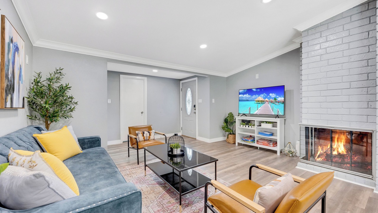 Photo of Livingroom in Sherwood Forest and Thistle Development