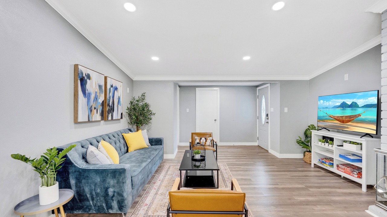 Photo of Livingroom in Sherwood Forest and Thistle Development