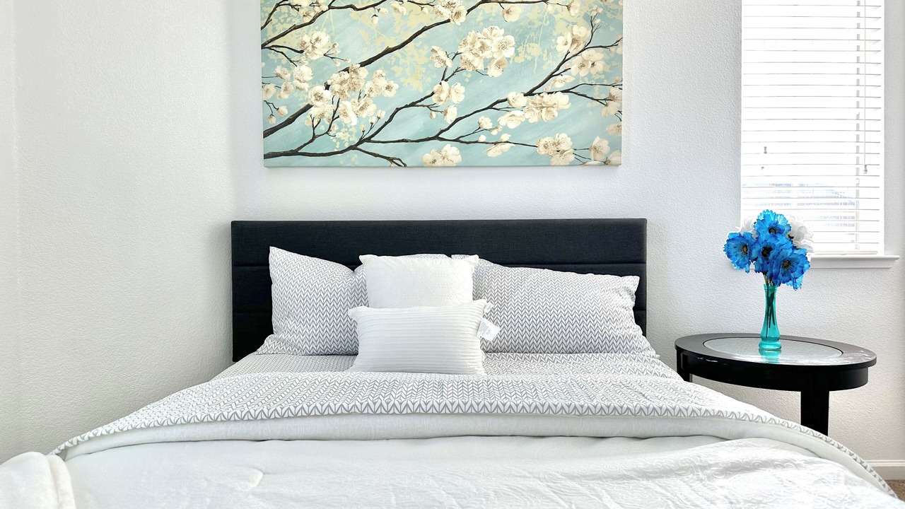 Photo of Bedroom in Valley Oak