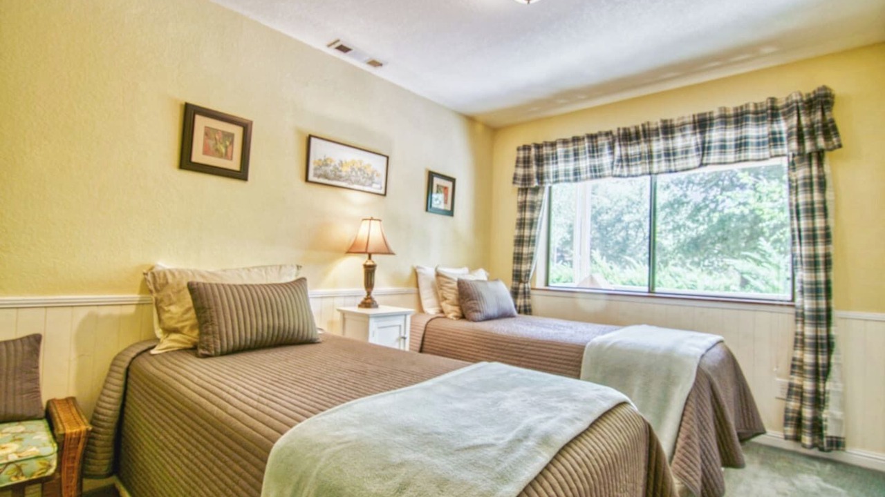 Photo of Bedroom in Groveland