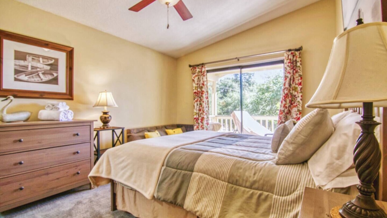 Photo of Bedroom in Groveland