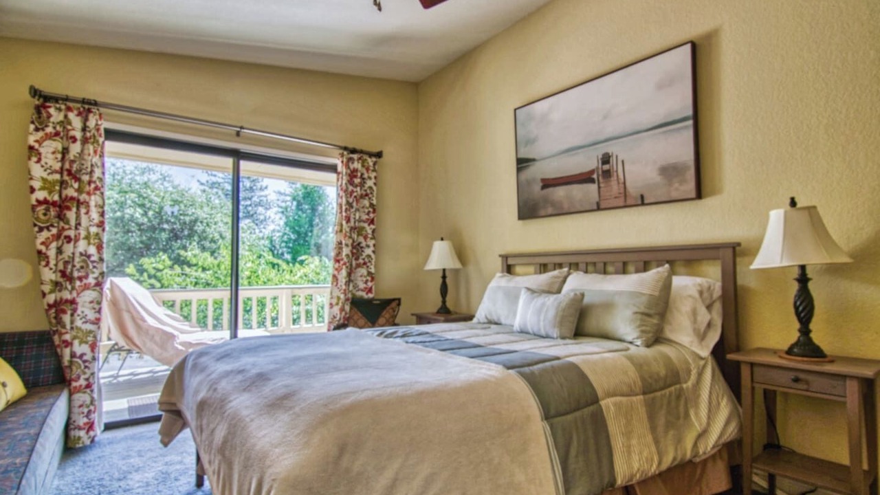 Photo of Bedroom in Groveland