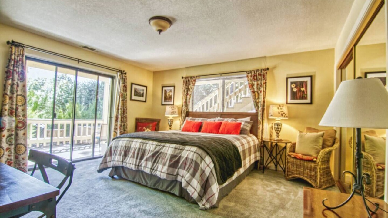 Photo of Bedroom in Groveland