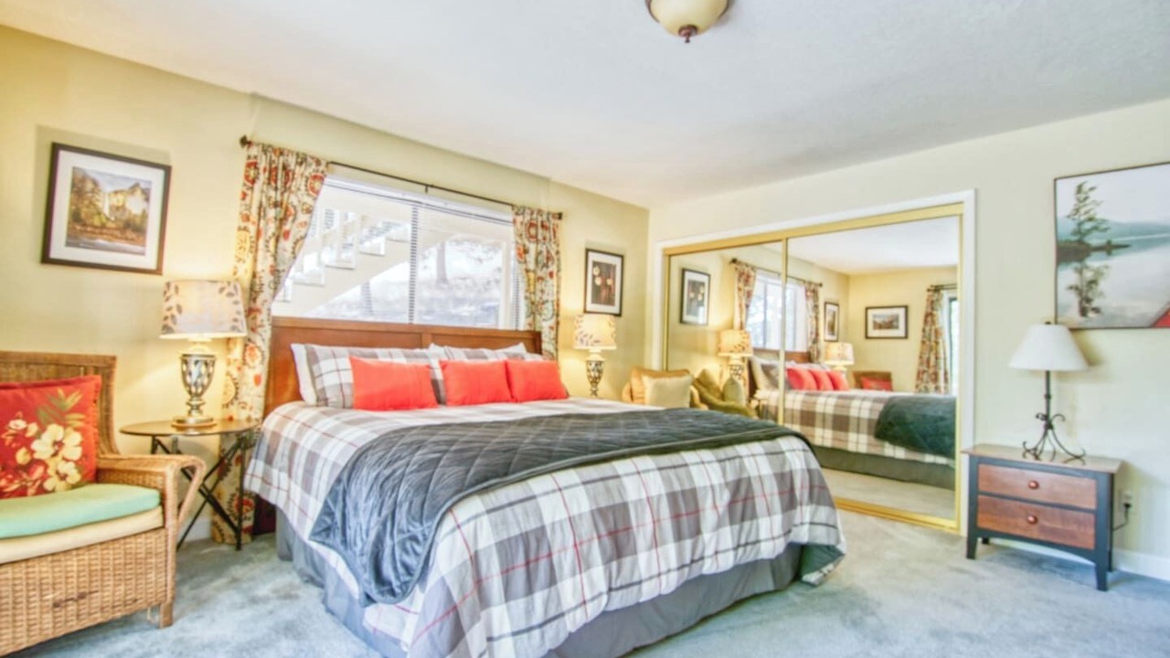 Photo of Bedroom in Groveland