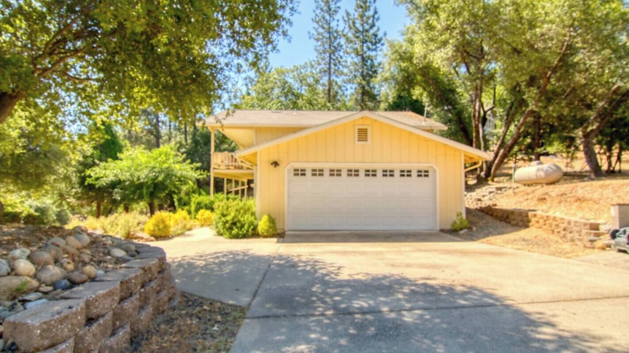 Photo of Outdoor in Groveland