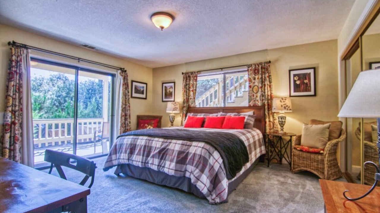 Photo of Bedroom in Groveland