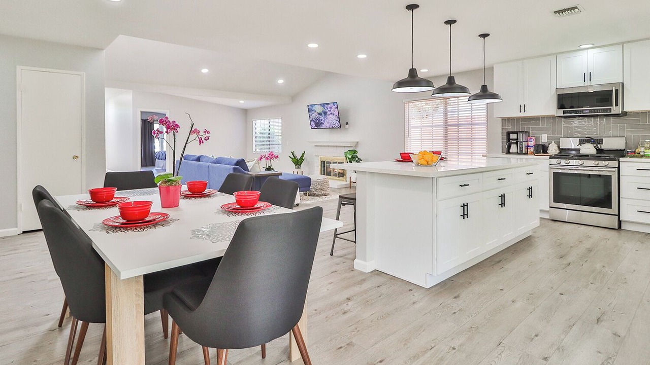 Photo of Kitchen in Canoga Park