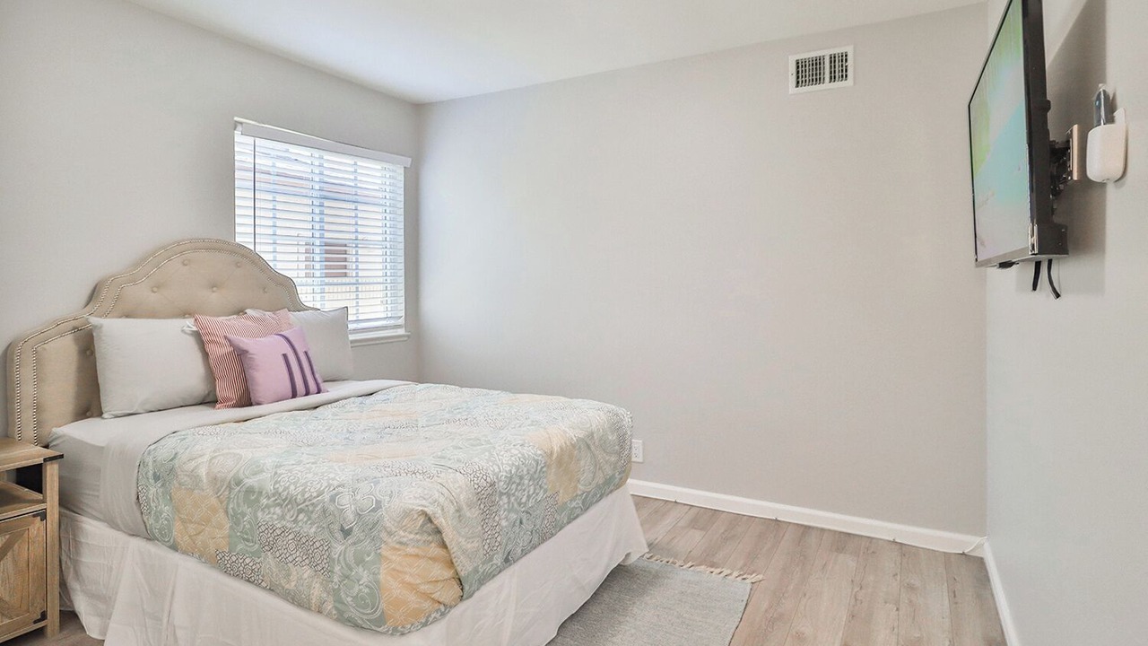 Photo of Bedroom in Canoga Park