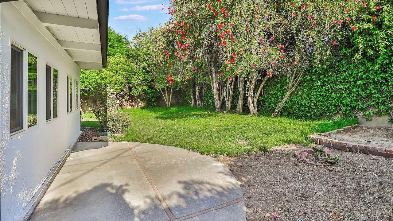 Photo of Outdoor in Canoga Park
