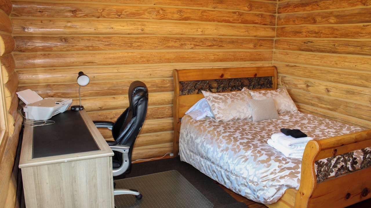 Photo of Bedroom in Kernville