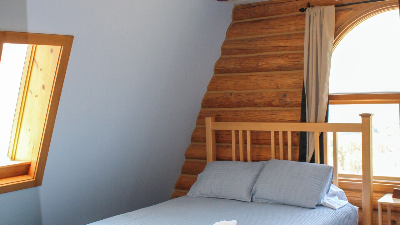 Photo of Bedroom in Kernville