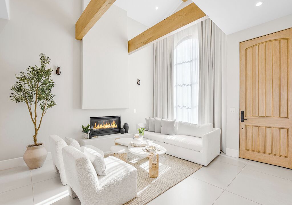 Photo of Livingroom in Studio City