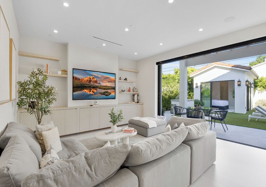 Photo of Livingroom in Studio City